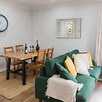 Sienna Haven 2 Bed 1 Bath - Netflix - Free Parking