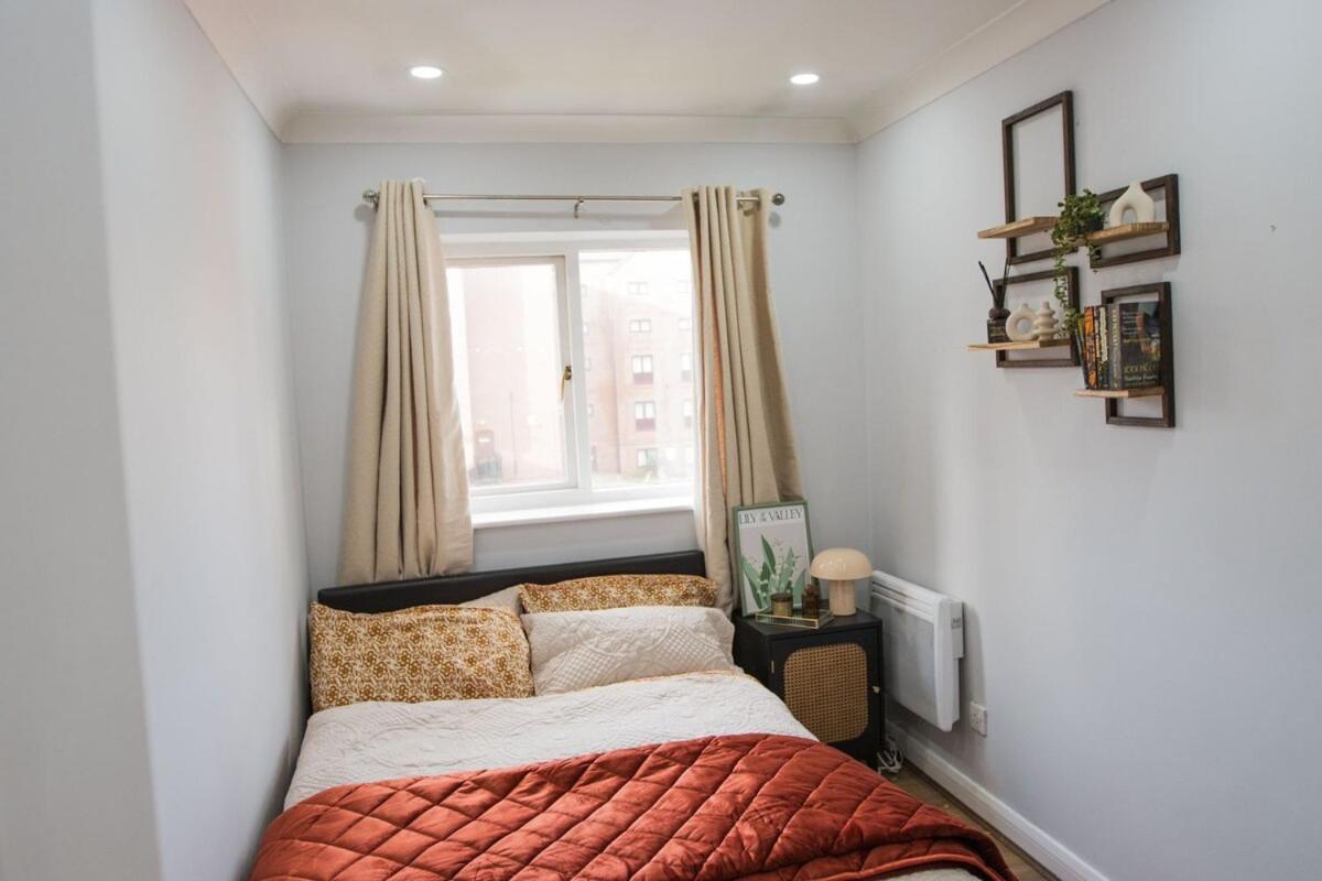 Sienna Haven 2 Bed 1 Bath - Netflix - Free Parking Apartment *