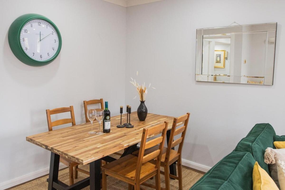 Sienna Haven 2 Bed 1 Bath - Netflix - Free Parking Apartment *