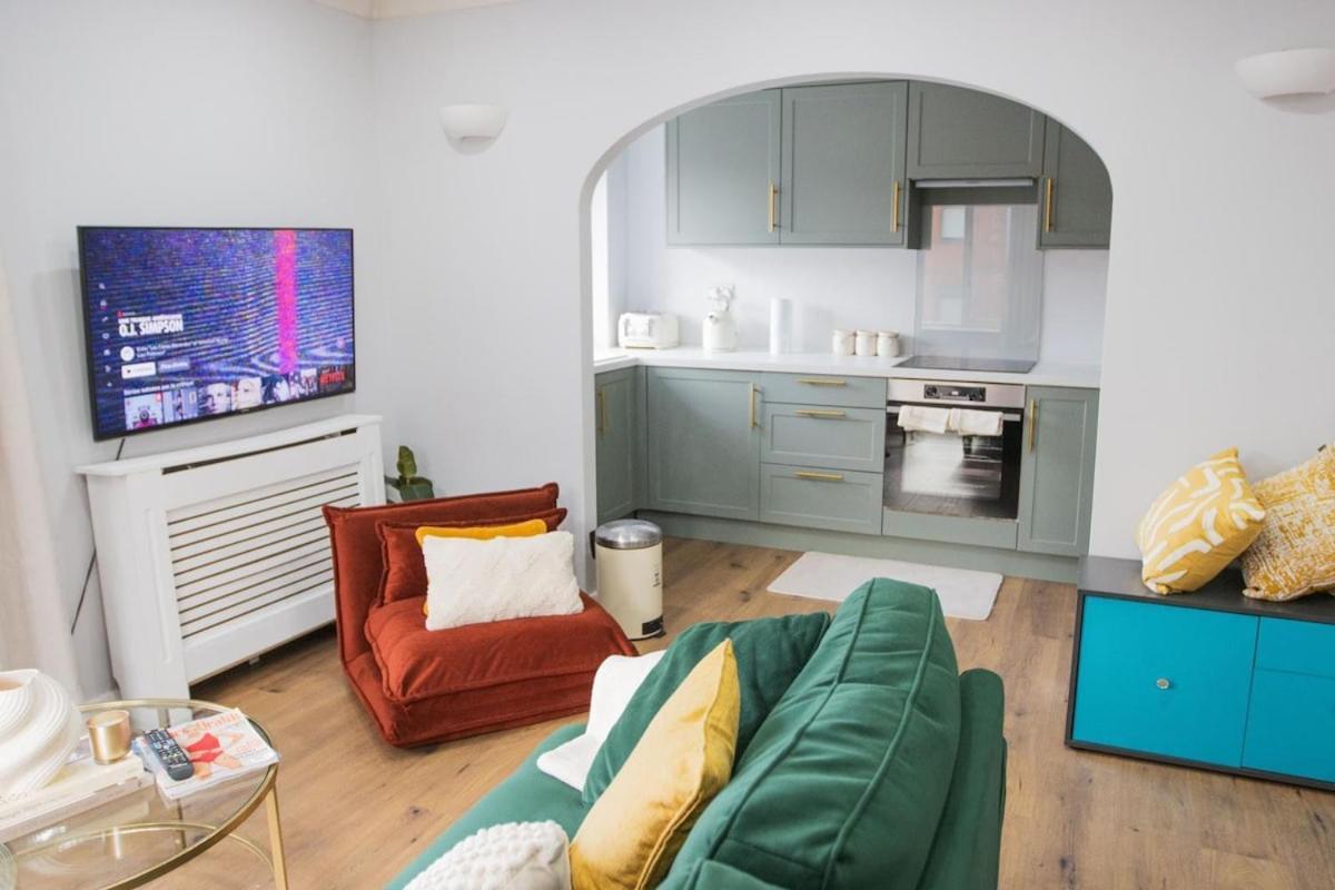 Sienna Haven 2 Bed 1 Bath - Netflix - Free Parking Apartment Birmingham